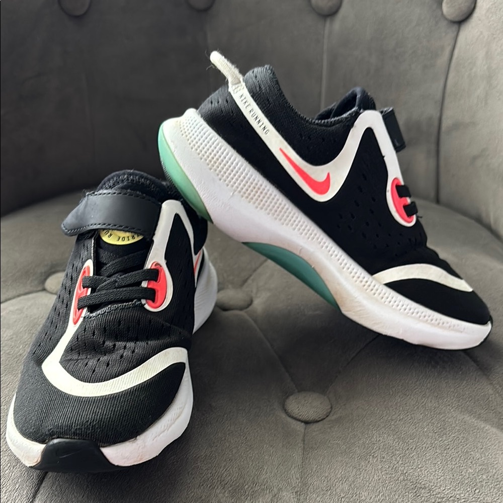 Nike Kids Black and White Joyride Run Sneakers